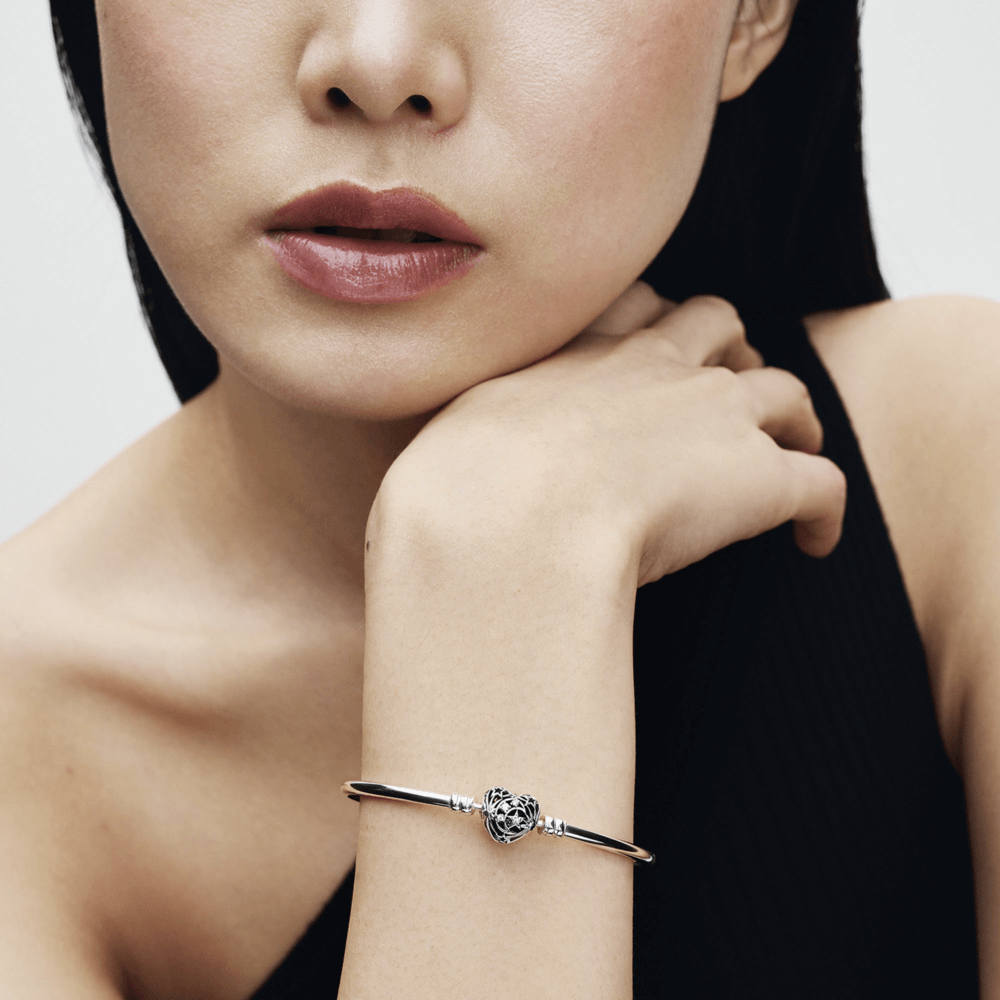 Vòng Kiềng Bạc Pandora Moments Khóa Trái Tim Đính Đá